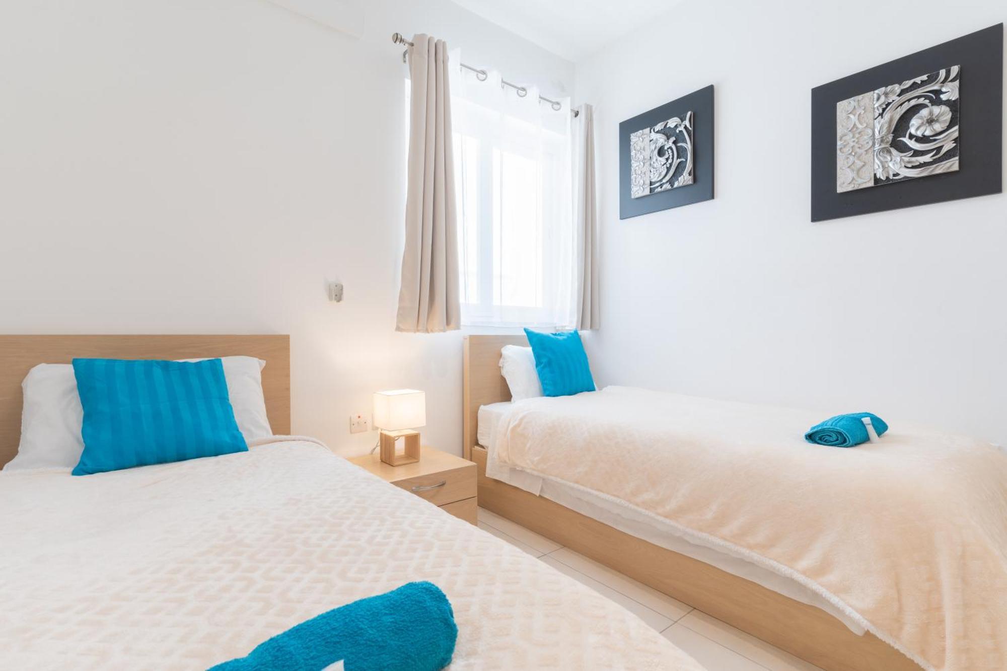 2 Bedroom In Central St Julians Prime Location In Paceville Apt 3 By Vaganza San Ġiljan Exterior foto