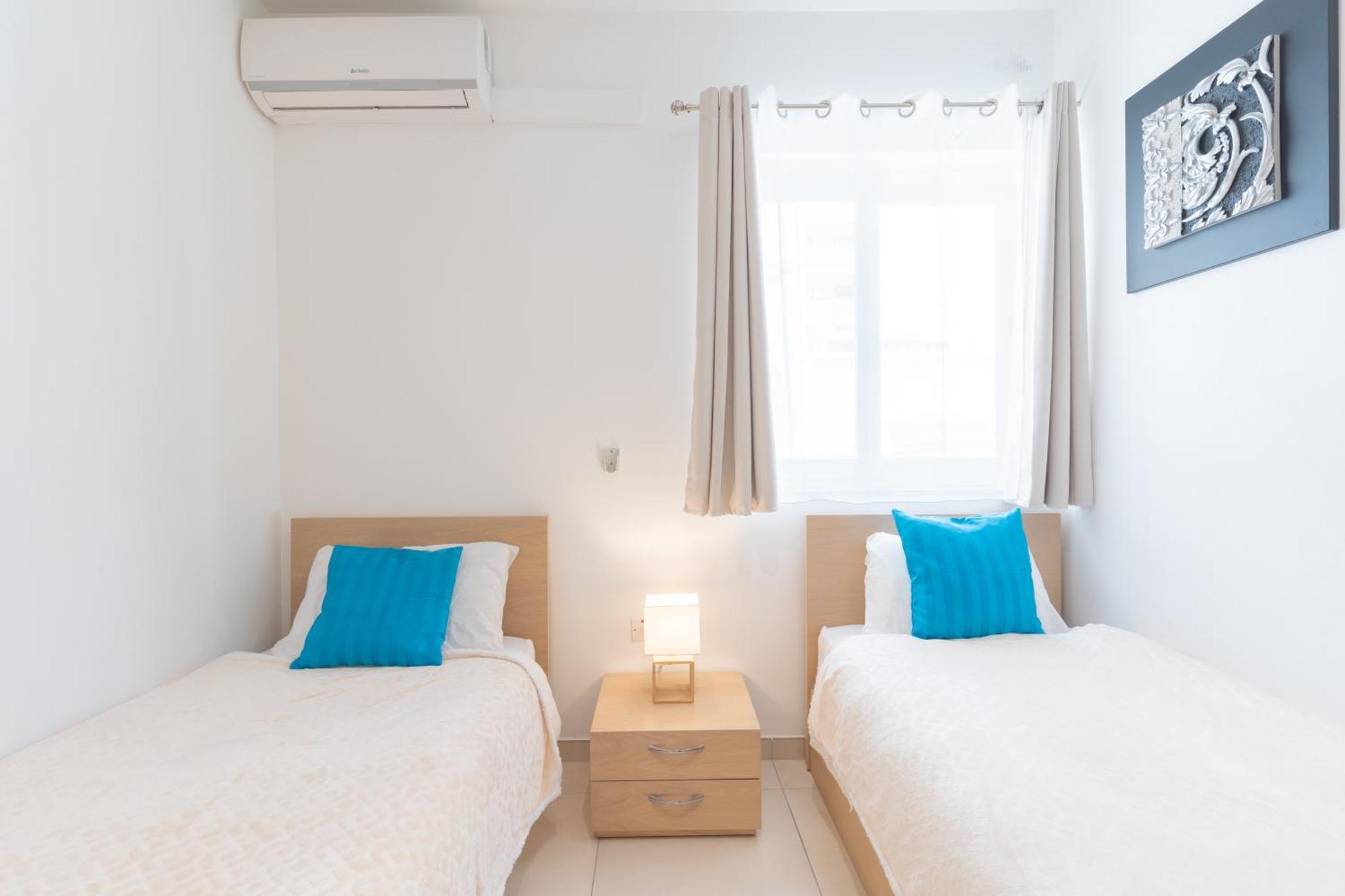 2 Bedroom In Central St Julians Prime Location In Paceville Apt 3 By Vaganza San Ġiljan Exterior foto